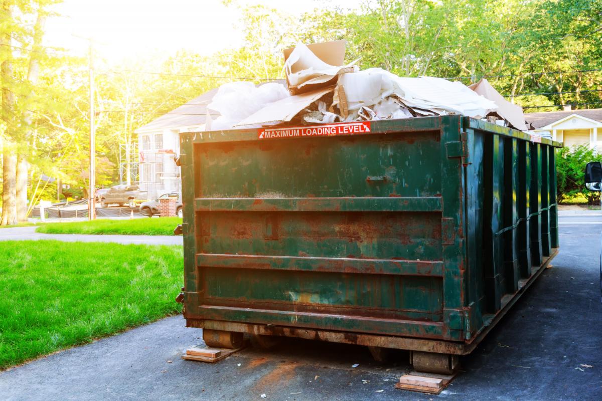 4 Reasons to Rent a Dumpster