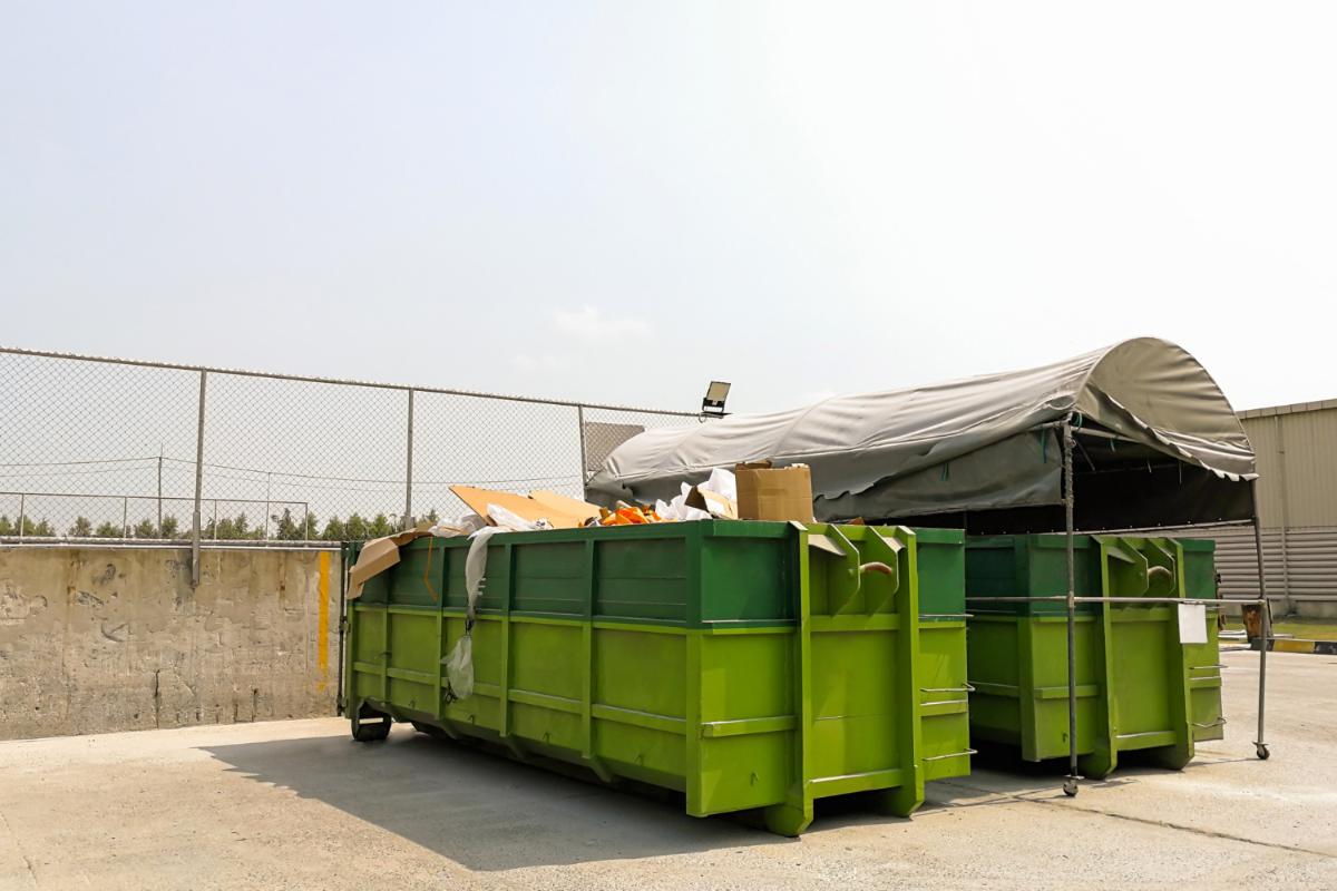 Four Great Reasons to Rent a Dumpster for Your Large, Messy Projects
