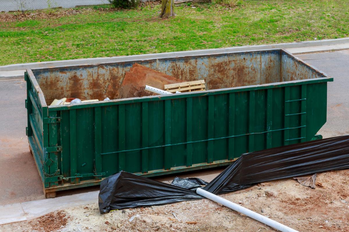 Four Factors to Consider When Renting a Dumpster