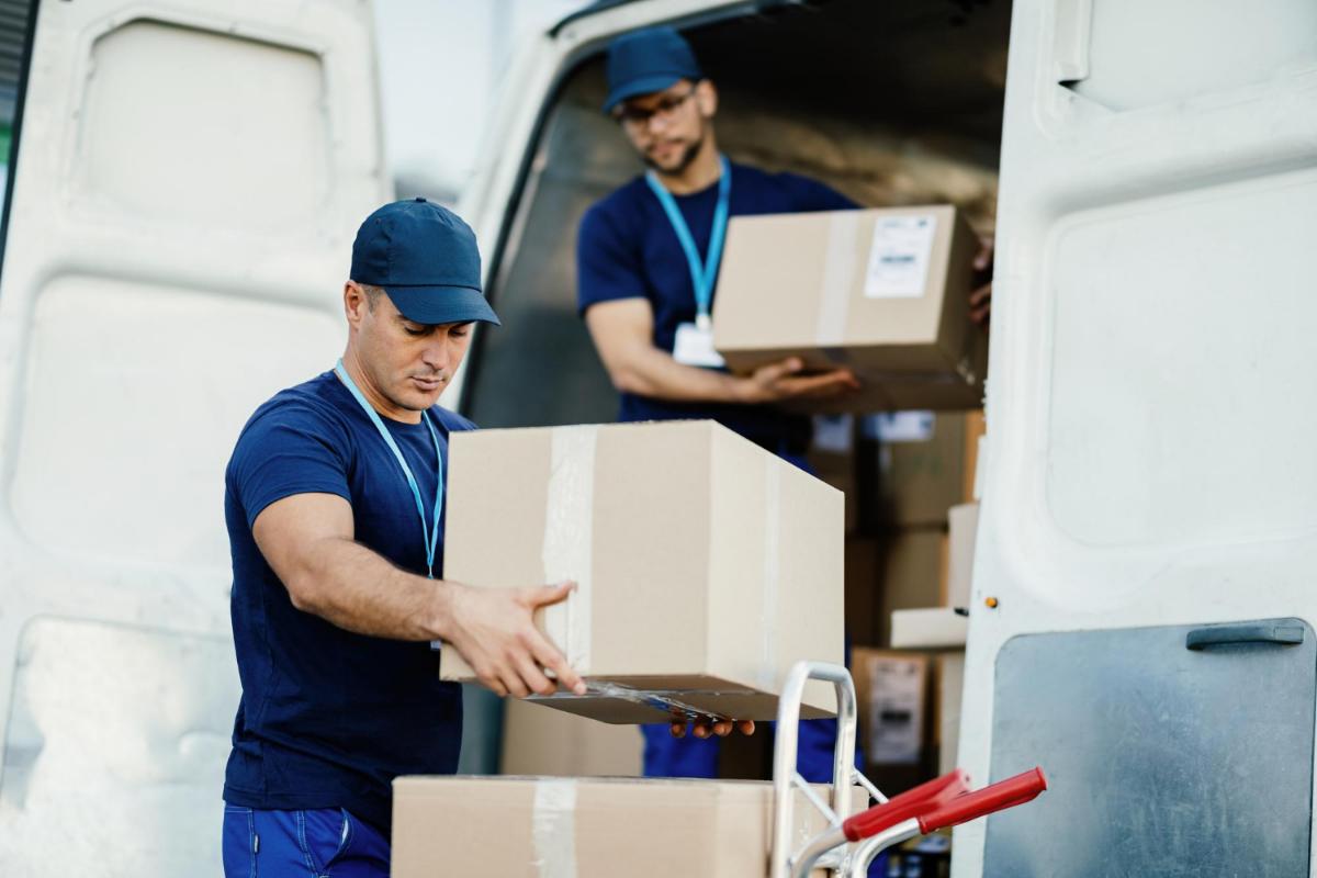 Five Tips to Stay Organized while Moving into a New Home