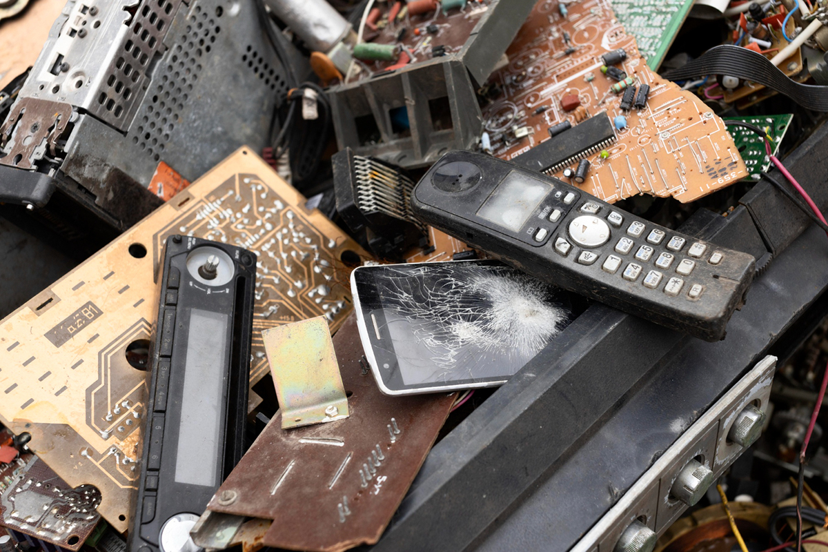 Safe and Environment-Friendly Ways to Dispose of Old and Broken Electronics