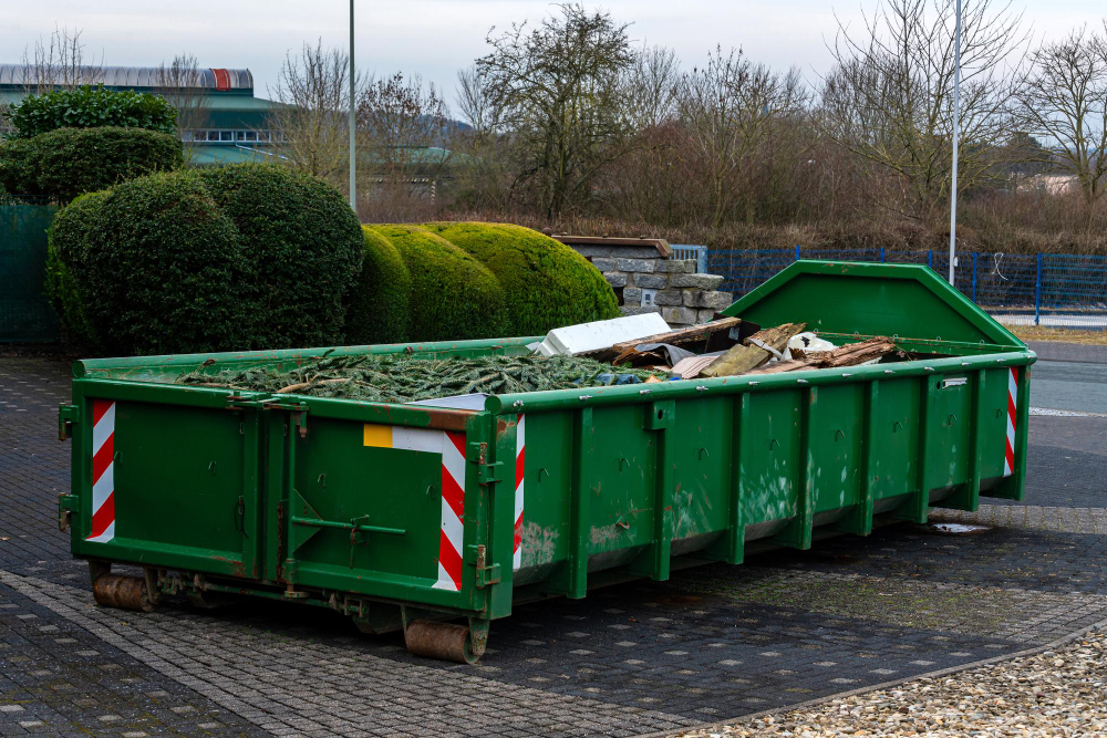 Why Renting a Roll-Off Dumpster is a Smart Move