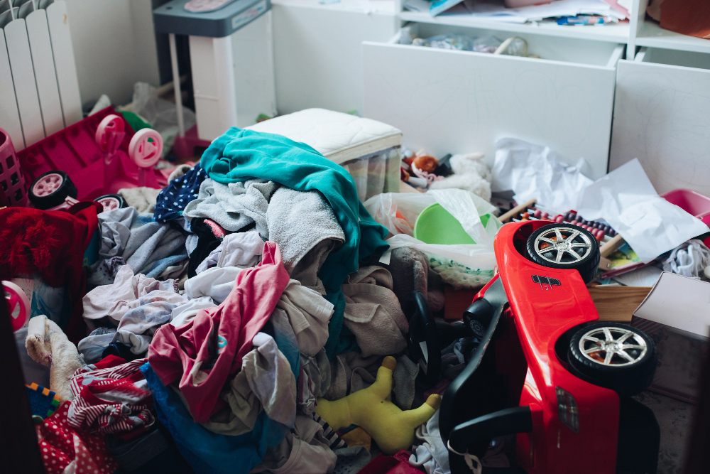 What to Consider Before Starting Decluttering and Junk Removal