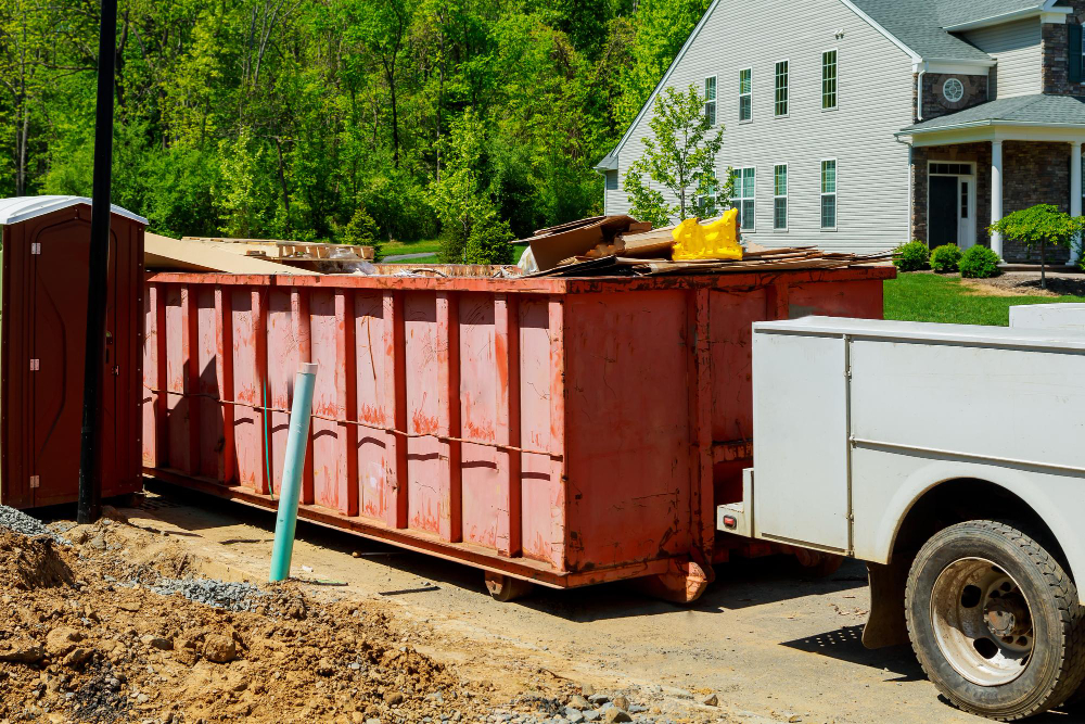Affordable Dumpster Rental in Kissimmee for Your Garage and Basement Cleanout