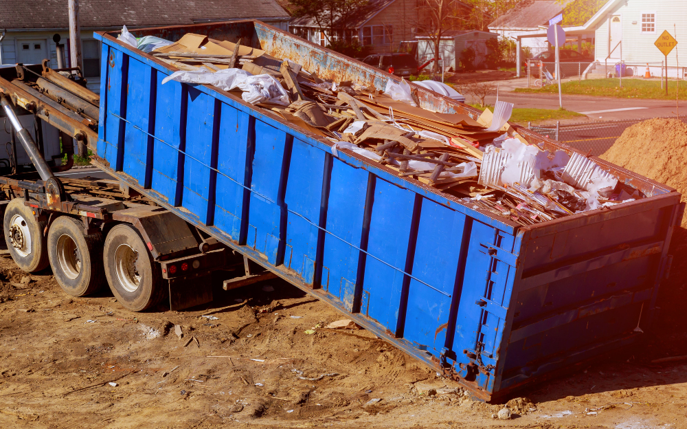 Roll-Off Dumpster Rules in Kissimmee: What Can Go In?