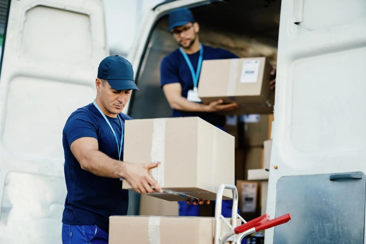 Five Tips to Stay Organized while Moving into a New Home