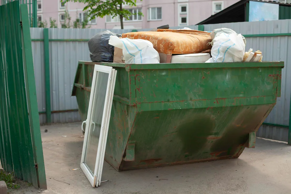 Local vs. National Dumpster Rental in Kissimmee, FL